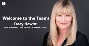 Tracy Hewitt's Instagram, Twitter & Facebook