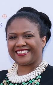 Noelle Trent's Instagram, Twitter & Facebook