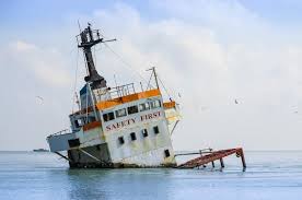 3,073 sinking ship photos free