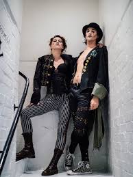 Whether they were tinkling away dark, mesmerizing tunes on the piano, or filling the stage with their vocals, both amanda palmer and brian viglione were completely in sync with each other. Pin On The Dresden Dolls Afp