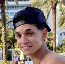 Cyrus Dobre (Youtuber) Ex-Wife, Age, Girlfriend, Height & More