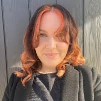 Emma Bee's Instagram, Twitter & Facebook