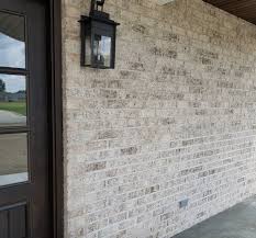 This is a picture of another home (not mine) with meridian alpine fog brick. Meridian Brick On Twitter The Soft Light Color Of Walmac Brick Is A Perfect Backdrop For Thanksgivingdecor And Fall Foliage Garland Featurefriday Https T Co Gndagjkvcl