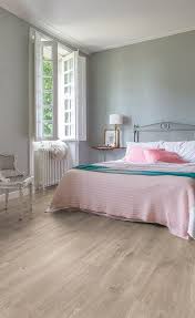 How To Find The Bedroom Flooring Of Your Dreams Con Imagenes Pintura Interior Casa Suelos Dormitorios