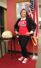 One such group, chucks and pearls day, january 20, 2021 was founded by texans jeanette devaughn along with marilyn toliver and sharon whetstone in december and now has more than 70,000 members. Eisenhower High School Staffers Don Chucks Pearls To Honor Kamala Harris On Inauguration Day Chicago Tribune