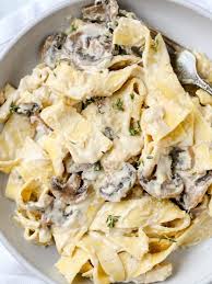Classic Fettuccine Alfredo Is Always A Family Favorite This Chicken Mushroom Fettuccine Alfredo Is A P Fettuccine Alfredo Pasta Recipes Alfredo Food And Drink