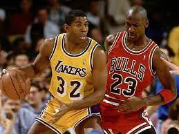 Johnson shared a few pics of himself with his wife and the player he still considers the greatest basketball. Damals Jordan Und Magic Bitten Zum Finalen Tanz