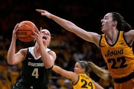 Caitlin Clark hits long 3-pointer at the buzzer, scores 40 as No. 4 Iowa  beats Michigan State 76-73 – The Oakland Press