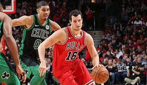 Congratulations to chicago bulls forward paul zipser who recently married mira biehlmaier in germany. Nba Analyse Chicago Bulls Demontieren Mit Paul Zipser Die Schwachen Boston Celtics Ohne Kyrie Irving