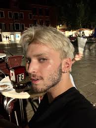 Hello, I am a tv journalist for the Swiss national television preparing a  report