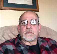 Do not order pizza from Casey's tonight you'll be looking at an extra  30-45min wait from the original time your supposed to pick it up