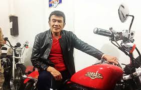 Lagu ini berisi mengenai petuah bijak, agar. Tampil Di Binuang Rhoma Irama Dapat Hadiah Harley