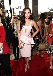 When their sister jeanie reveals her hawaiian wedding plans, the rest of the stangles insist that the brothers bring respectable dates. Chloe Bridges Mike And Dave Need Wedding Dates Movie Premiere In Los Angeles Celebmafia