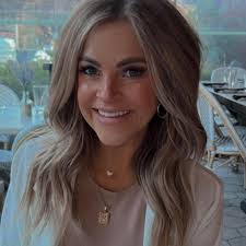 Randi Morris's Instagram, Twitter & Facebook