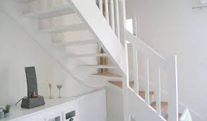 Tout en verre tout en métal laqué chromé ou blanc marches en bois ou en verre et marche en hêtre marches en hêtre naturel ou foncé. Escalier Blanc Et Bois Maison Design Escalier Blanc Bois Con Escalier Peint En Blanc E Escalier Blanc Et 1024 X 600 Pixels Constructions Du Belon