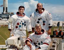 File:Apollo 17 crew.jpg - Wikimedia Commons