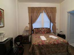 A Room At Historic Jacaranda Hotel In Avon Park Http Www Floridarambler Com Florida Lodging Cabins Bb Historic Jacarand Vintage Hotels Historic Hotels Hotel