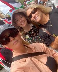 Anna Willcox's Instagram, Twitter & Facebook