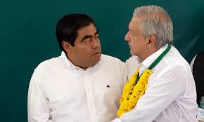 Es una inmoralidad del gobernador del estado, es una actitud completamente inmoral, o sea, el prestarse para proyectar a un candidato, un. Amlo Da Espaldarazo A Barbosa Durante Encuentro En Xicotepec Puebla