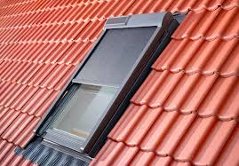 Das ermöglicht eine reduzierung der. Montage Fur Velux Solar Betriebene Hitzeschutz Markise Msl Service Info