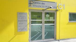 La perspective d'emploi avec un taux d'employabilité fort dans le secteur public mais également dans le secteur privé qui recrute des juristes de droit public (de l'ordre de 95%) est donc au cœur de l'organisation de la formation ; Centre Des Finances Publiques Tresorerie Des Impots 2 Av Gruner 42000 Saint Etienne Adresse Horaire