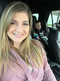 Monday must-haves 🤎✨️ featuring a few of our favorite essentials! Which  Kitsch goodies are you bringing along to kick off your week? Tell us in the  comments below! 💬💖