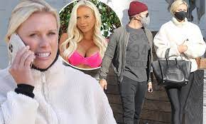 Busty lunch date surprisetuesday january 05, 2021. Jeremy Piven Enjoys A Laugh Filled Lunch Date With Former Miss Missouri Usa Katie Kearney Daily Mail Online