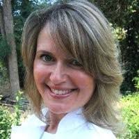 Shana Dean's Instagram, Twitter & Facebook