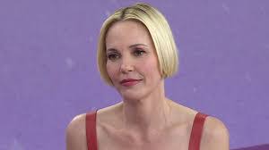 Leslie Bibb's Instagram, Twitter & Facebook