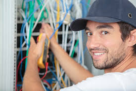 How to Become an Electrician in Virginia {2023 Guide}
