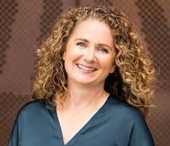 Amanda Keating's Instagram, Twitter & Facebook