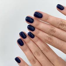 Las uñas azul marino son la nueva sensación que nunca pasara de moda aun con las nuevas tendencia en colores. Manicuras De Unas 2020 Ideas De Colores Y Disenos De Unas Cortas Elegantes