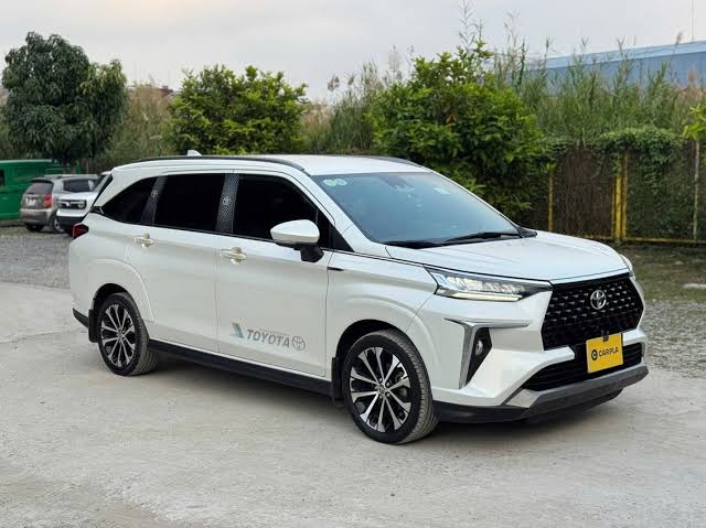 Toyota Veloz Cross