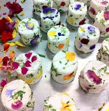Dentro de las innovaciones en el mundo de la cocina, los grandes chefs de renombre se han decidido últimamente a introducir diferentes tipos de flores comestibles para. Cocina Y Decora Platos Con Flores Flores Comestibles Gastronomia Recetas Para Cocinar