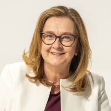 Pinch me moment! I am excited to share that I will be pursuing a Master of  Psychology (Clinical) at the Institute for Social Neuroscience Psychology.  I am incredibly grateful for this opportunity