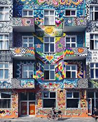 Living Europe Living Europe Sur Instagram Happiness House Berlin Germany Photo Berlinstagram Murals Street Art Street Art Street Art Graffiti Forums de voyages sur berlin.
