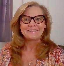 Lynda Mckeever's Instagram, Twitter & Facebook