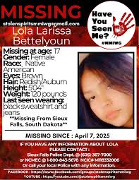 April Geyer St. Cloud, Minnesota Last Seen: August 14, 1998 Age: 21 Height:  5' 2" Weight: 140 April Geyer and her friend Roseanna Forcum both  disappeared after attending a party in St.