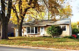 1521 E Mitchell Ave Waterloo 119 500 This Stunning 3 Bedroom 2 Bath Ranch Is Looking For A New Owner Move In Rea Iowa Homes For Sale Estate Homes Waterloo