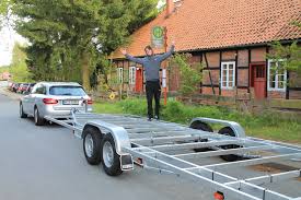 Ein richtiges häuschen, in unserem fall aus holz, gebaut auf einen anhänger, so dass man es bei bedarf von a nach b ziehen kann. Tinyhouse Trailer Tinyhouse Wanderlust