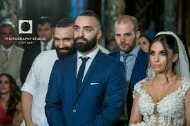 Unboxholics is a youtube channel that has fame in greece and if you to laugh watch them. Siga Mhn Htan Sobaros O Sakhs Se Unboxholics Family Facebook