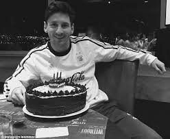 See more of happy birthday cristiano ronaldo on facebook. Lionel Messi Poses With Birthday Cake As Argentina Star Celebrates Turning 28 Daily Mail Online
