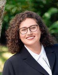 Samantha Rapoport's Instagram, Twitter & Facebook