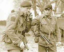 Grande Puissance The Fn Browning Hi Power British Army Uniform British Army British Armed Forces