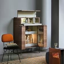 Quartosala Home Culture On Instagram Bar Winston De Christophe Pillet Para A Lema No Catalogo De Produtos Da Q Bar Cabinet Design Living Room Bar Bar Cabinet