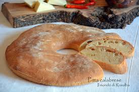 Pane casereccio 1 pane casereccio calabrese cotto nel forno a legna come tradizione vuole. Pitta Calabrese Il Mondo Di Rosalba