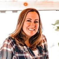 Lindsay Mcfarlane's Instagram, Twitter & Facebook