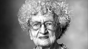 Robyn Murrell's Instagram, Twitter & Facebook