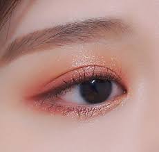 And when it comes to restoring and improving the delicate skin under our eyes, korean beauty is the space to turn to. Korean Style Eyes Makeup Homemadeeyeserum Asian Eye Makeup Korean Eye Makeup Ulzzang Makeup