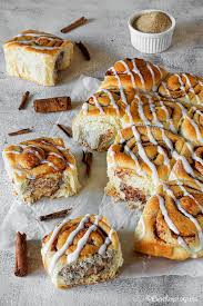 Sofficiotti con pomodoro e mozzarella. I Cinnamon Rolls Sono Un Fantastico Dolce Dalle Origini Svedesi Dove E Conosciuto Come Kanelbulle M Rotoli Alla Cannella Colazione E Brunch Dolci Con Nutella